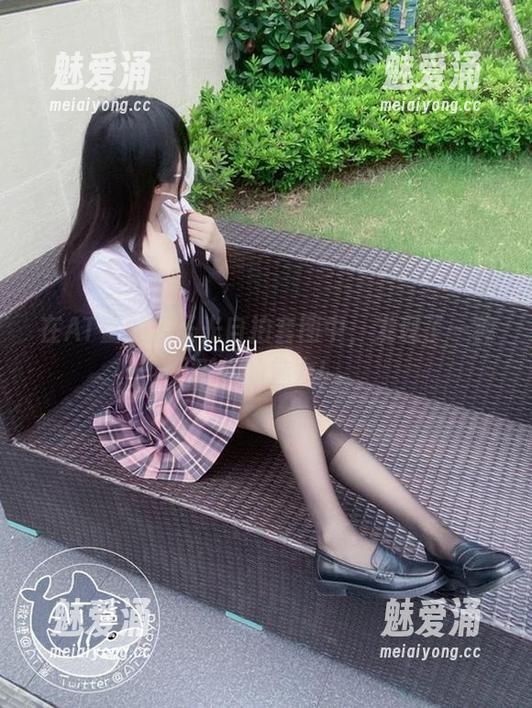 AT鲨 在AT鲨的无圣光自拍套图中,发现了一种别样的魅力!