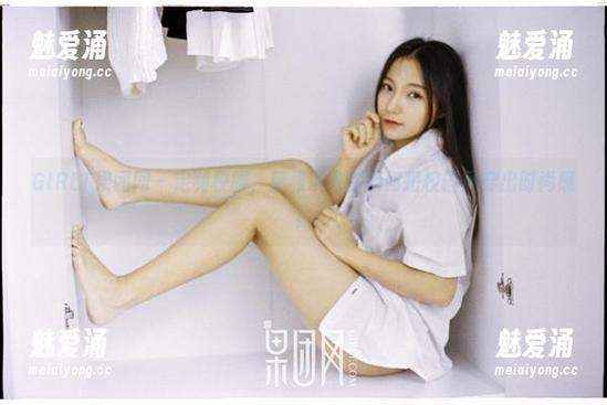 GIRLT果团网 - 定制校服，莫雅淇教你如何把校园风穿出时尚感！