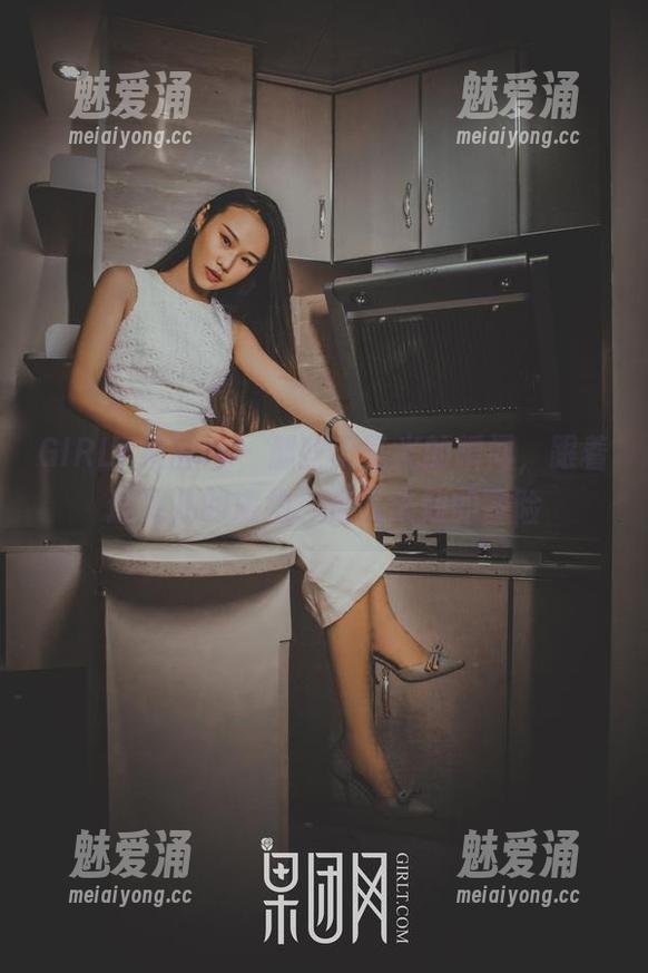 GIRLT果团网-通灵儿 GIRLT果团网 - 那些无圣光的瞬间,跟着通灵儿的旅拍,走入未知的冒险