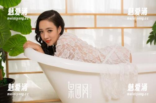 GIRLT果团网 - 从这里出发，探索陈雅漫的粉色写真集背后的故事
