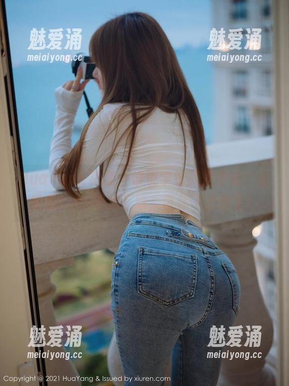 HuaYang花漾 - 谁说学妹只是学妹？赵惟依coco图集下载，带你飞出教室！