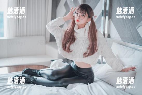 Jenny(정제니)在浴缸里的精选套图，真是让人心痒痒的画面呢！