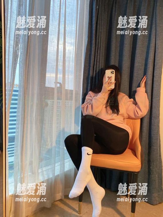 微密圈 - 看看July芝岚的蕾丝胖次原图，你的心可能会漏跳一拍！