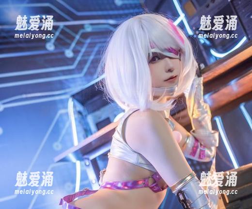 “Quan冉有点饿”合集：这个女孩的写真让人想起那些被遗忘的美食…在心底深处咕噜着。