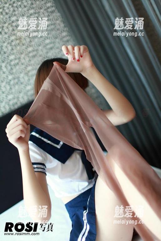 ROSI - 高颜值！恋恋制服高清分享，等不及想看看下一页了！