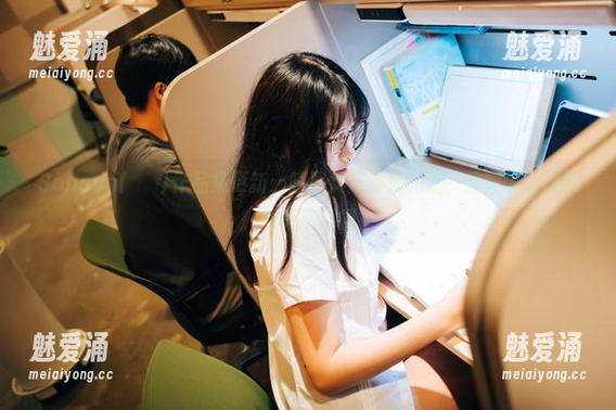 Sonson(손손)作品集更新：暗黑女仆修炼秘籍，教你怎么优雅地掉进马桶