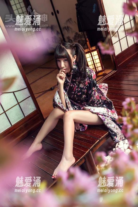 TouTiao头条女神 - 甜心写真大公开——柠檬酱的私密分享，让你忍不住想多看几眼！