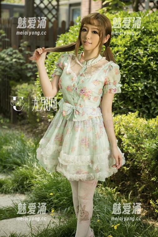 UGirls尤果网-杨晨晨 UGirls尤果网 - 黑白灰之间,杨晨晨在线为你呈现灰丝绝美合集!