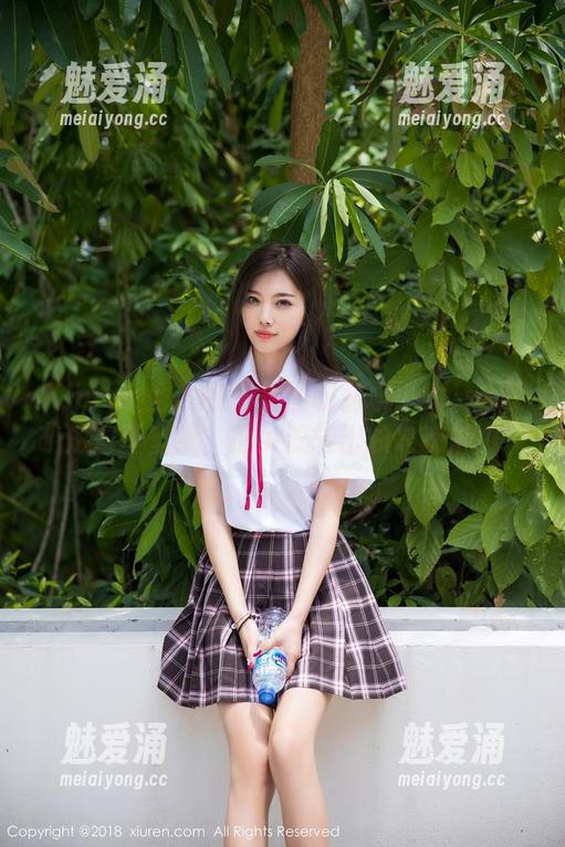 Xiuren秀人网-Elise谭晓彤 Xiuren秀人网 - 美图收割机:Elise谭晓彤蕾丝壁纸,指尖流转出的勾魂魅力。
