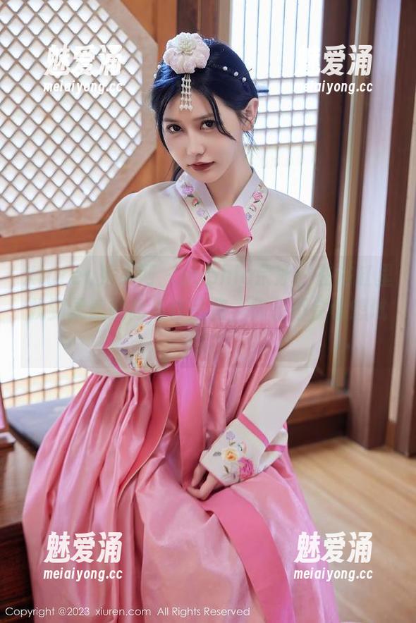Xiuren秀人网 - sophie余冰：在浴缸里找到灵感的高清作品集，你会不会也想试试？