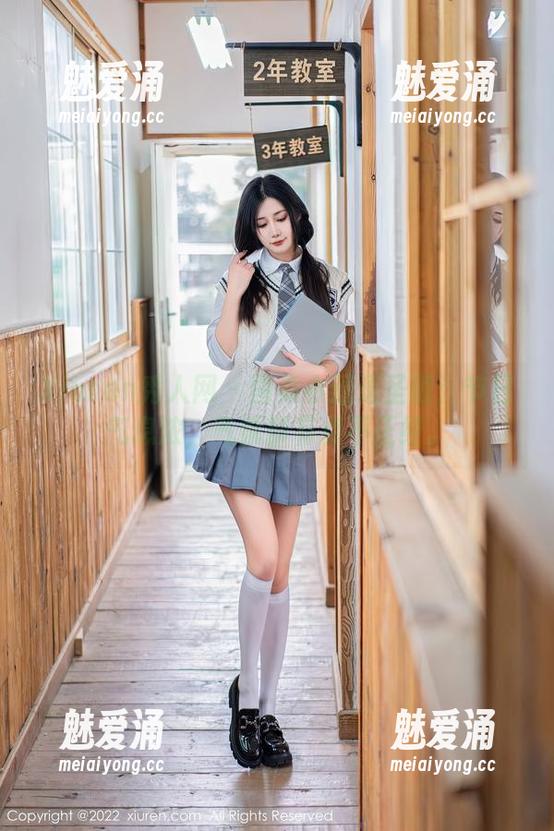Xiuren秀人网-小逗逗 Xiuren秀人网 - 图集小逗逗圣诞:节日气息浓,气氛却有点不正经。