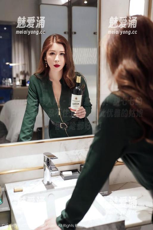 Xiuren秀人网 - 新图集来啦！甜七七的白裙，让人忍不住想问：如此优雅的姑娘，你穿啥都好看！