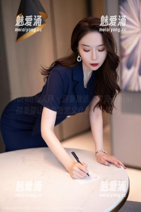 Xiuren秀人网-糯美子mini Xiuren秀人网 - 图集放送,糯美子mini的美脚让你重新定义什么叫‘美’。