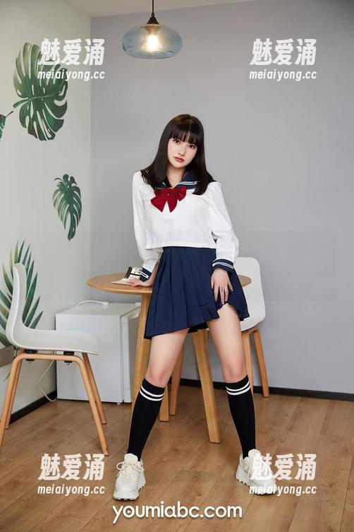 YouMi尤蜜荟 - 图库更新，YOYO优优灰丝写真又来了，让人一下子陷入深思…