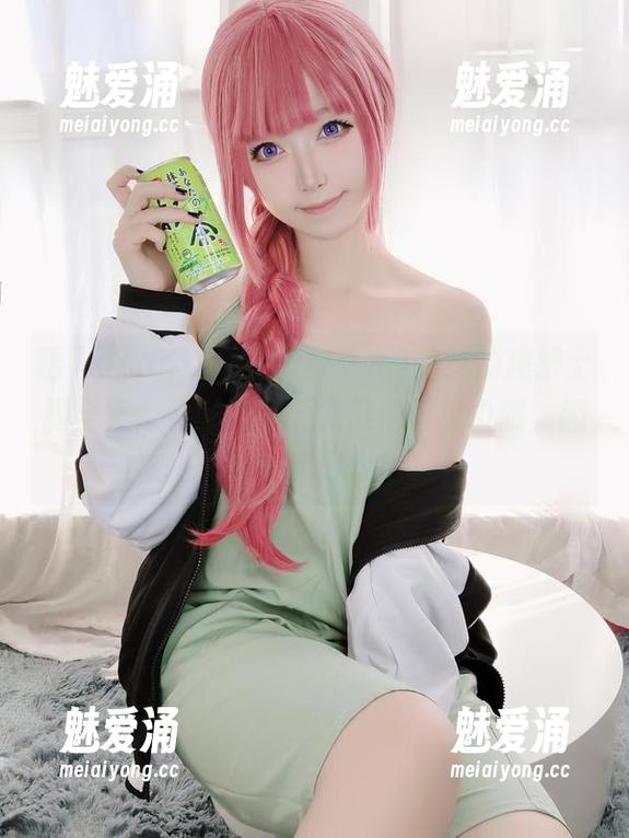 踏入asagiriai(爱ちゃん)的英仙座护士服全集，下载之前要先准备好纸巾哦，因为会流口水！