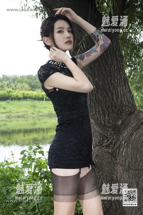丽柜-心心 丽柜 - 心心的连衣裙分享:每一件都是对审美的‘挑衅’