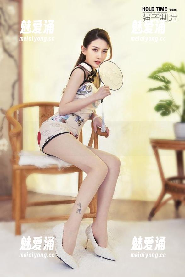 丽柜 - 敏儿的比基尼合集：穿上比基尼，脱离小烦恼！