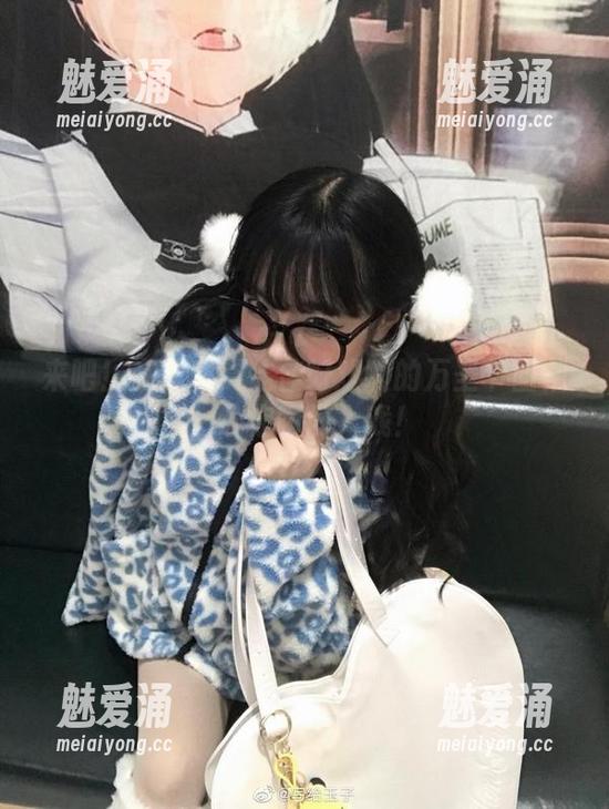 来吧！在线欣赏佳佳好难啊的万圣节图集，让你瞬间入戏！