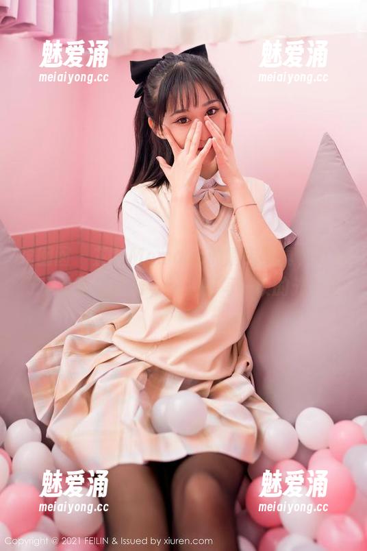 嗲囡囡-芷儿Momoko 嗲囡囡 - 芷儿Momoko的清纯写真,打开了一个新的世界,迷失在每一帧的光影里