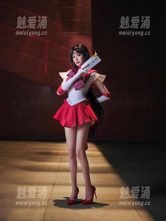 大梨子不是御姐的写真之旅：探索幻想女仆的多重面貌