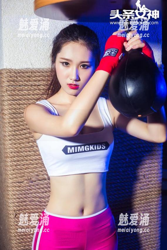 头条女神-杨曼妮 头条女神 - 剧情大翻盘!杨曼妮的私拍套图,竟然这么精彩!