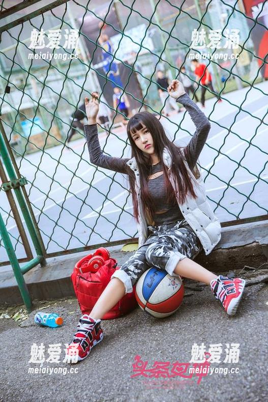 头条女神-松果儿 头条女神 - 松果儿的天使之旅:私房里的日常与非凡