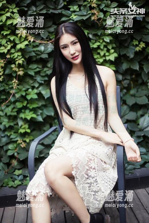 头条女神-琳琳 头条女神 - 潜入琳琳的花漾少女私拍原图,瞬间找到了少女心,嘘,这种感觉只有我懂,对吧?
