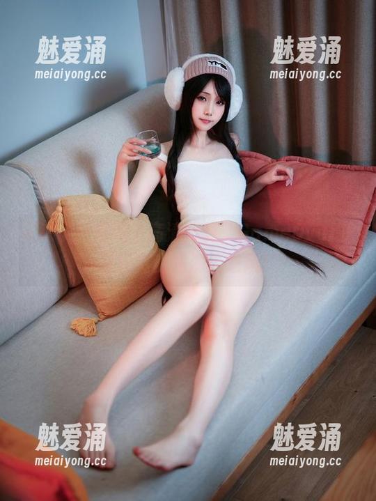 嫣嫣子 又来了!嫣嫣子高清写真,GameOver护目镜真的是潮流逆风!