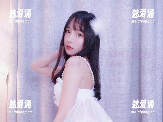 小小奶瓶儿带你探秘校园！下载双马尾制服师生剧情加长版图片，感受那种“无声”的暧昧。