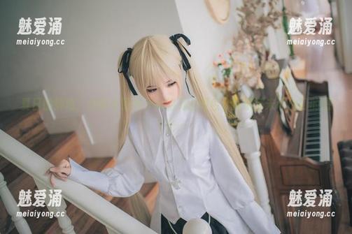 夏日的蝉鸣，伴随小野妹子w的美图图包，探索那未说出口的想法…