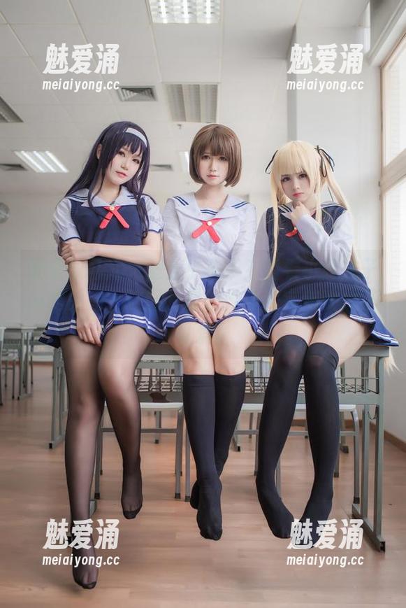 谁说双马尾只适合小孩子？看看小野妹子w的原图，这图片里的她可是完美诠释了可爱。