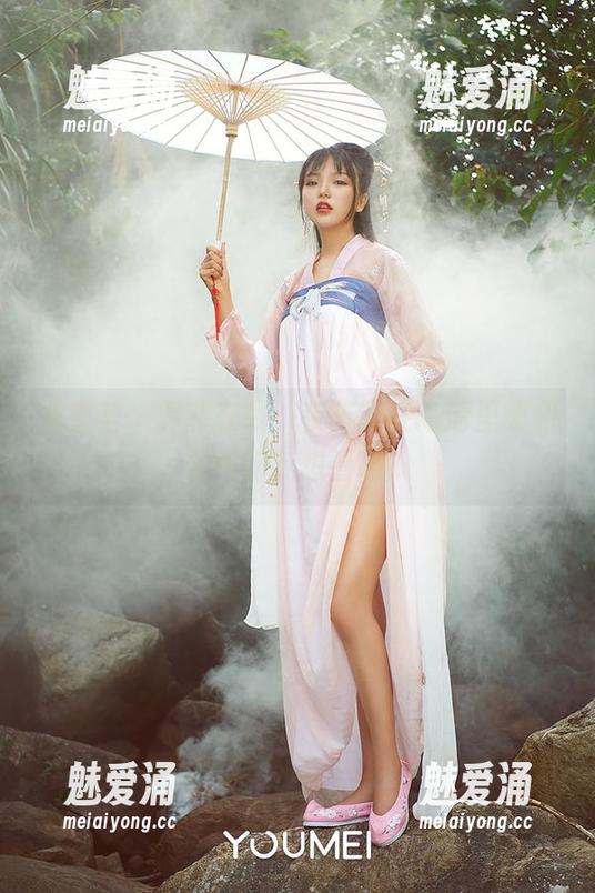 尤蜜荟-尹菲 尤蜜荟 - 尹菲在线,夜芳菲在高清里柔和又神秘,想看吗?