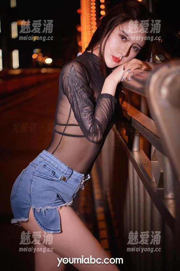 尤蜜荟 - 随便看看！艾小青海边图包：浪花与微风的碰撞