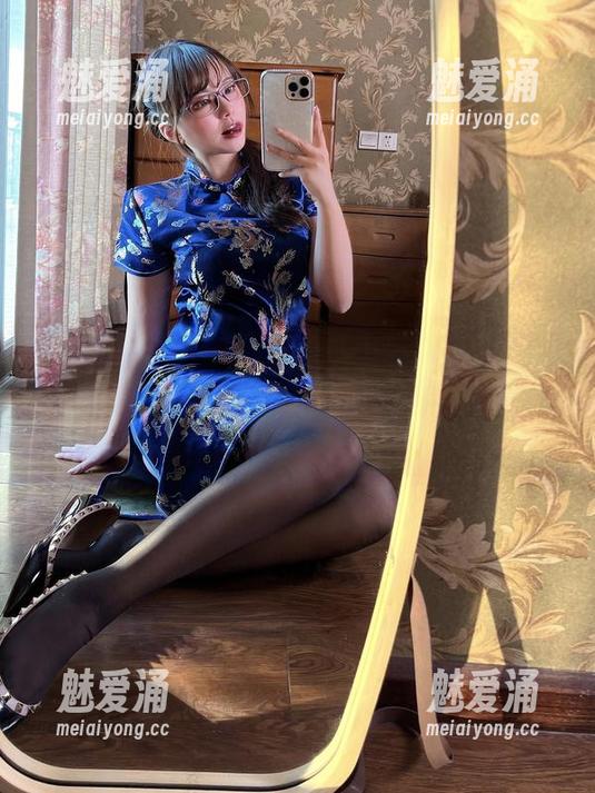 微密圈 - 新图包：张思允nice的牛仔短裤，真的是时尚与休闲的完美结合，更想问这裤子在哪里买！