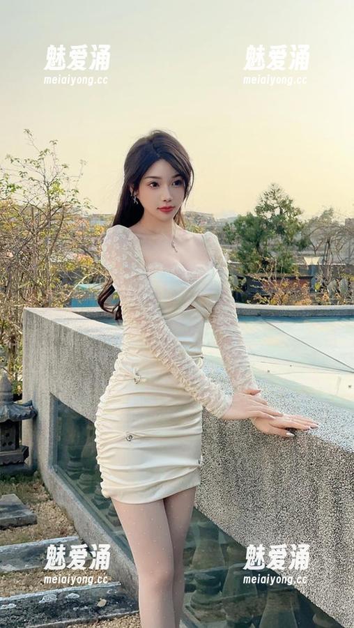 微密圈 - 徐莉芝的泳装图集：谁说泳装只能穿一次？