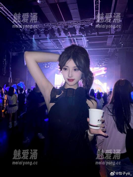 怡子yiiiJK的在线合集，保证让你的闲聊更有趣！
