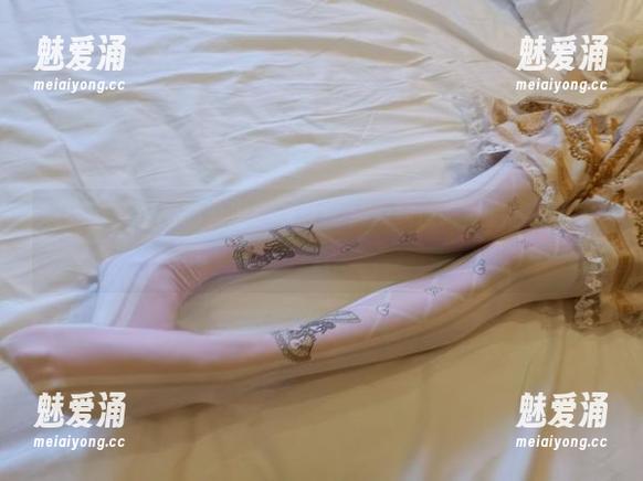 想要个公主抱的感觉，灰丝的魅力如何在图片资源中绽放？