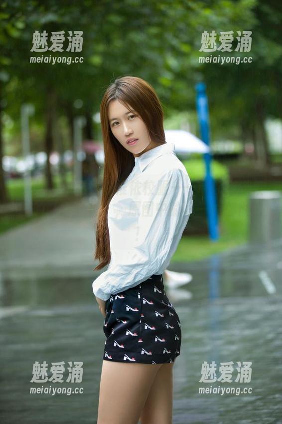 推女郎 - 精选赵惟依校服——带你走进校园的‘时光机’，原图中的每一帧都很值！