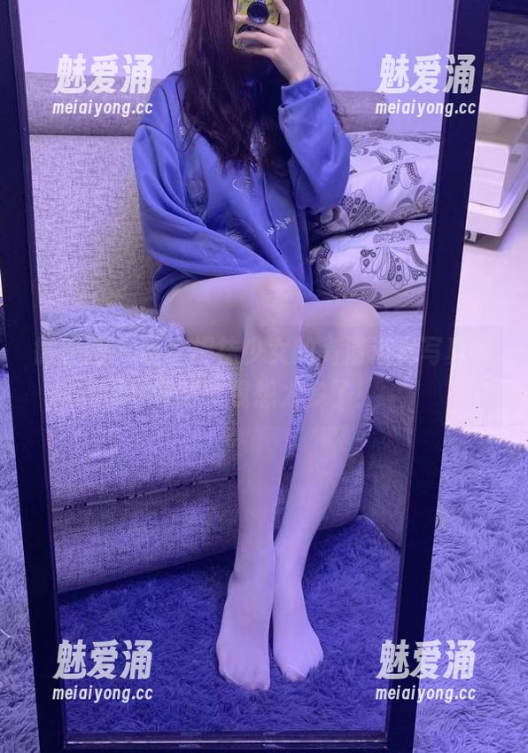 微密圈 - 哇！提袜少女的高清浴室写真，竟然让我想太多了！