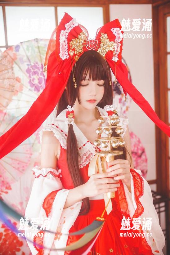 在图库里遨游，桜桃喵的夏日颜值爆表，别说我没提醒你！