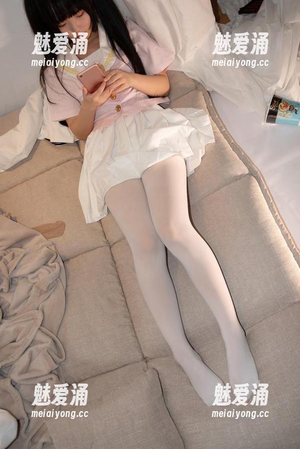 森萝财团 在线观赏:森萝财团的浴缸里的水花四溅,图集里真有那么一丢丢的戏水感?