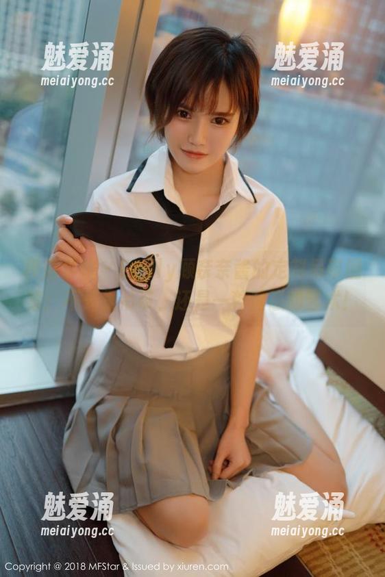模范学院 - Emily顾奈奈酱的定制吊带图集：不只是吊带，还是一种诱惑的艺术！