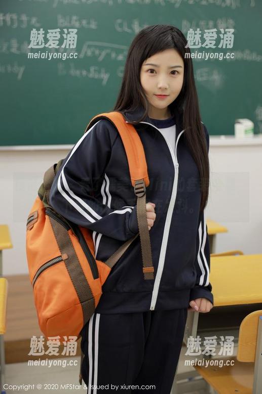 模范学院 - 看了糯美子Mini的套装合集，下载的时候手都在发抖。