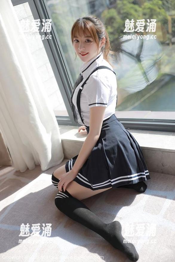 模范学院 - 艾莉Evelyn白衬衫全套，仿佛跟着她一起漫步云端，下载那一刻别有滋味！