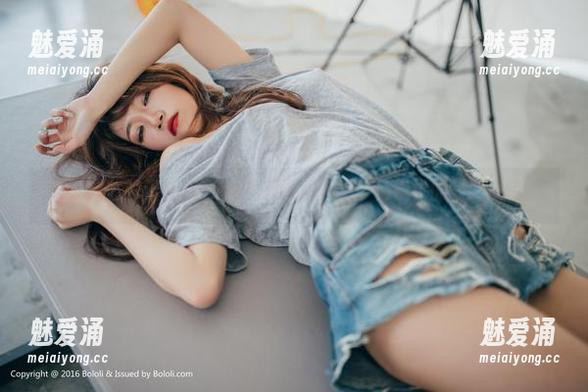 波萝社 - 许诺Sabrina的双人图包，一场视觉的‘二人转’