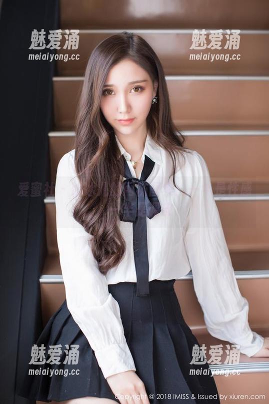 爱蜜社 - 冰冰儿的网袜图集：一半是性感，一半是调皮
