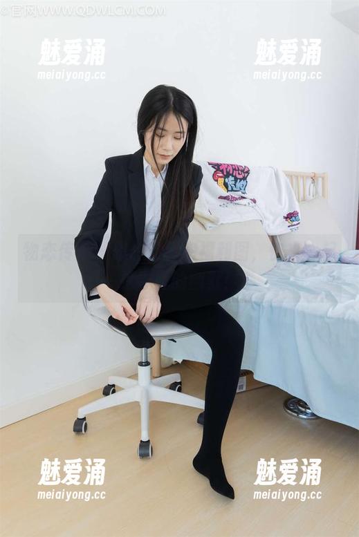 物恋传媒 - 想想的秘密福利图，快来一起探寻她的幽默！