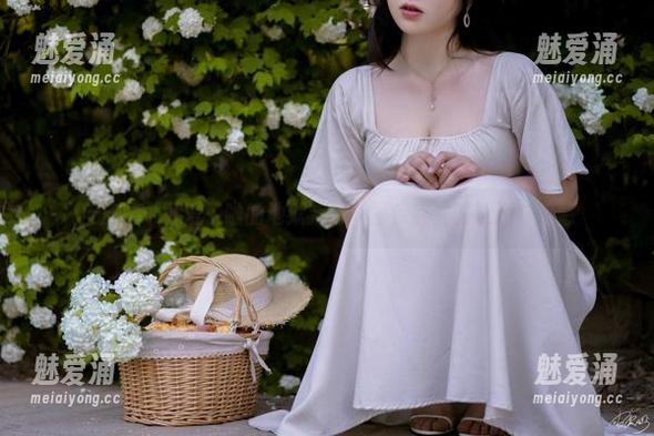 皮皮奶可可爱了啦的地狱新娘：图库底下的戏剧与美感