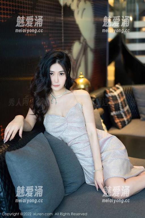 秀人网 - 跟着Qiqi姐姐走进精选图库，谁说姐姐不能撩？