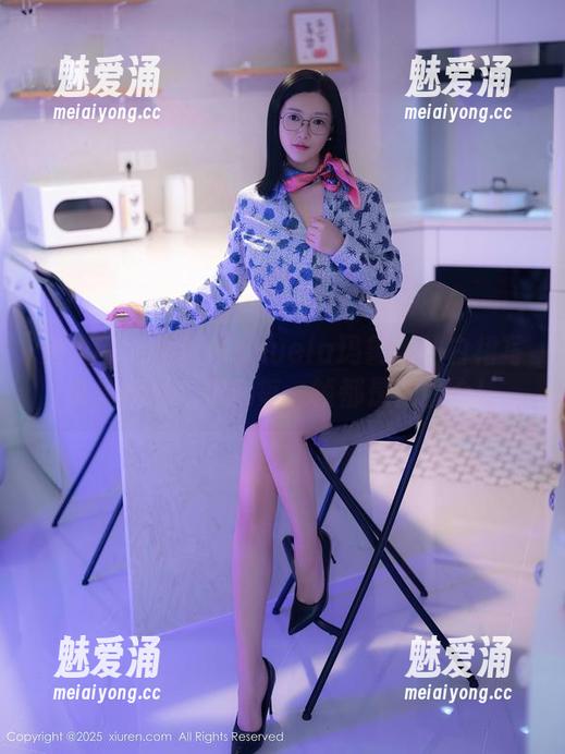 秀人网 - 看！Manuela玛鲁娜的白裙写真集精选，仿佛每一帧都是在偷心！